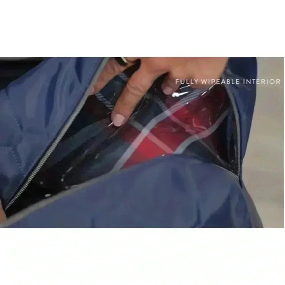 LUG Bumper Satin Luxe VL (Vegan Leather) Cosmetic Case / Toiletry Case in Sage - Picture 15 of 15